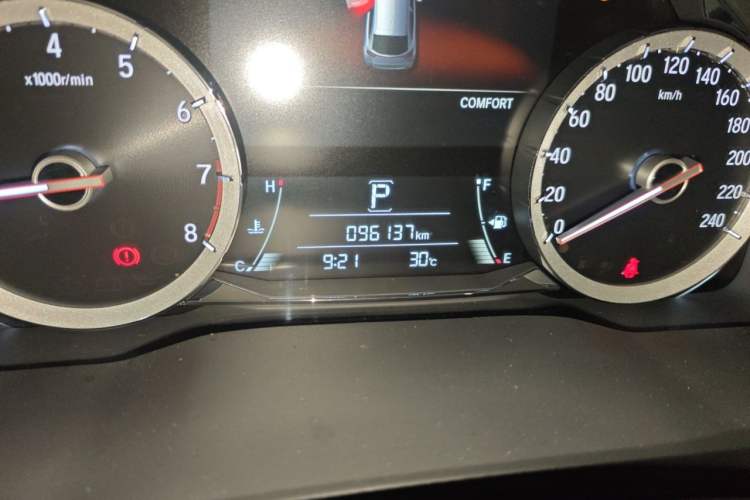 Used Honda UR-V 2017 370TURBO 2WD Prestige Edition China V Odometer Close Up
