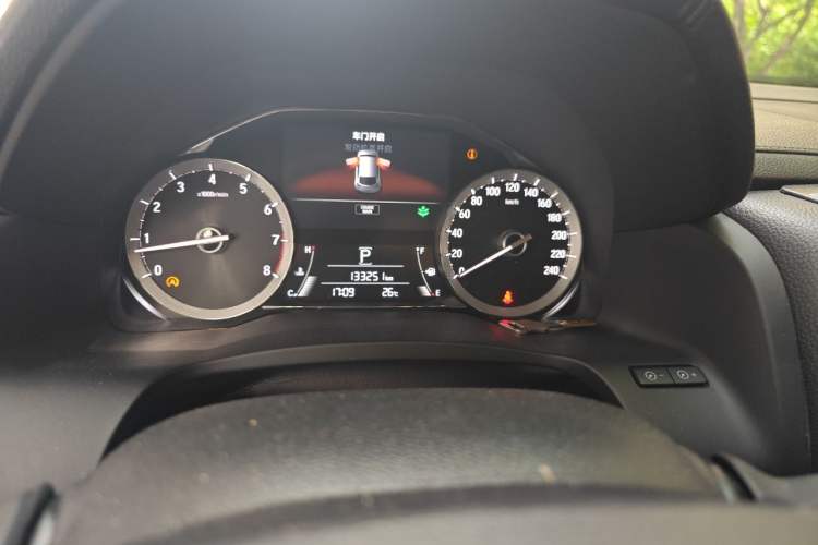 Used Honda UR-V 2017 370TURBO Four-Wheel Drive Prestige Edition China V Odometer Close Up