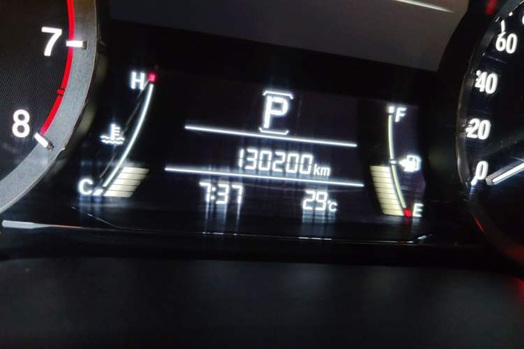 Used Honda UR-V 2017 240TURBO Two-Wheel Drive Classic Edition China V Odometer Close Up