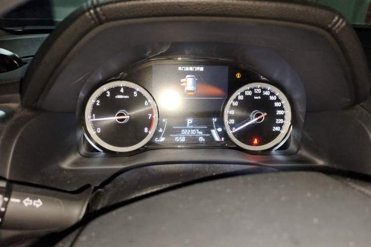 Used Honda UR-V 2017 240TURBO Two-Wheel Drive Classic Edition China V Odometer Close Up