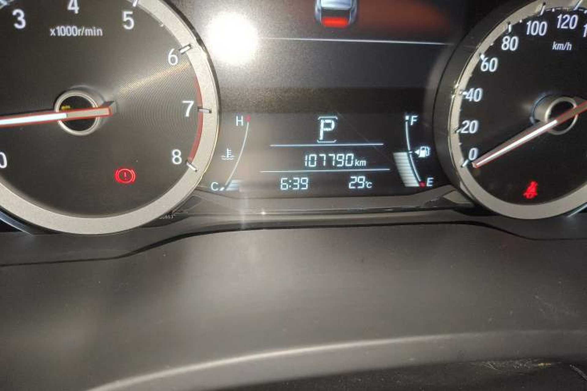Used Honda UR-V 2017 240TURBO Two-Wheel Drive Luxury Edition China V Odometer Close Up