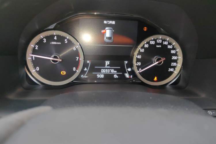 Used Honda UR-V 2017 240TURBO Two-Wheel Drive Luxury Edition China V Odometer Close Up