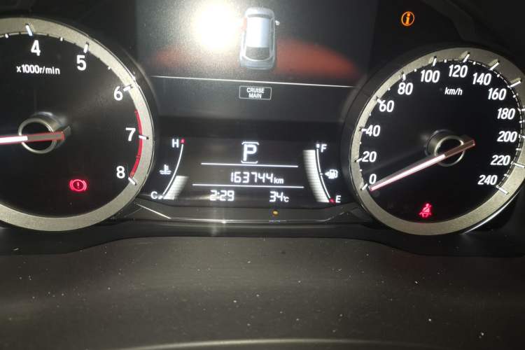 Used Honda UR-V 2017 240TURBO Two-Wheel Drive Classic Edition China V Odometer Close Up