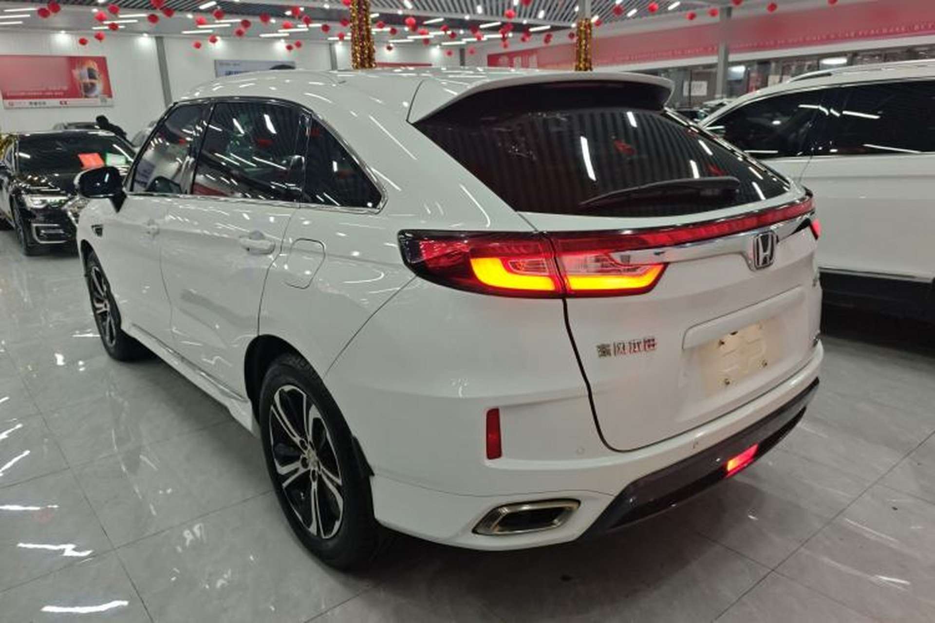 Used Honda UR-V 2017 370TURBO 2WD Prestige Edition China V Rear Left 45 Deg