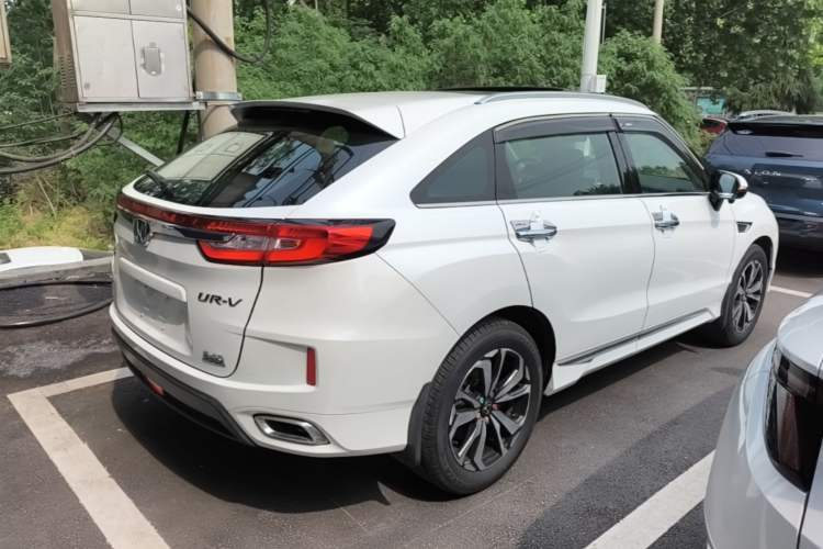 Used Honda UR-V 2017 240TURBO Two-Wheel Drive Luxury Edition China V Rear Right 45 Deg