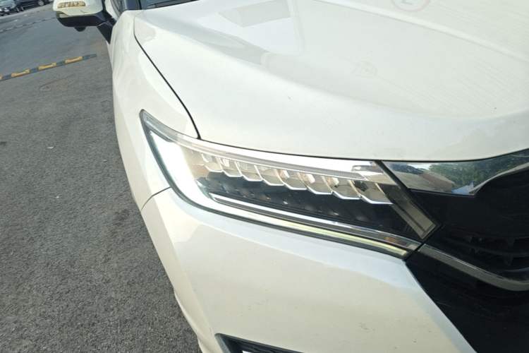 Used Honda UR-V 2017 240TURBO Two-Wheel Drive Luxury Edition China V Right Front Headlight