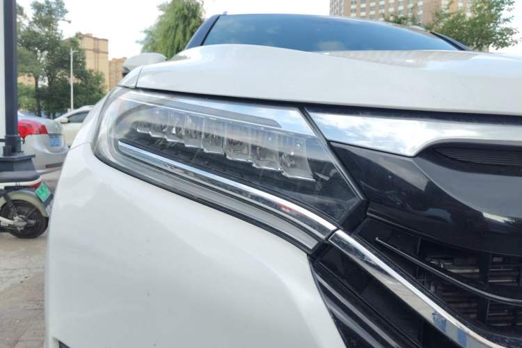 Used Honda UR-V 2017 240TURBO Two-Wheel Drive Luxury Edition China V Right Front Headlight