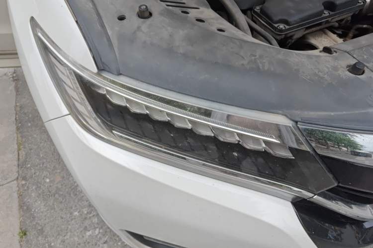 Used Honda UR-V 2017 370TURBO 2WD Prestige Edition China V Right Front Headlight