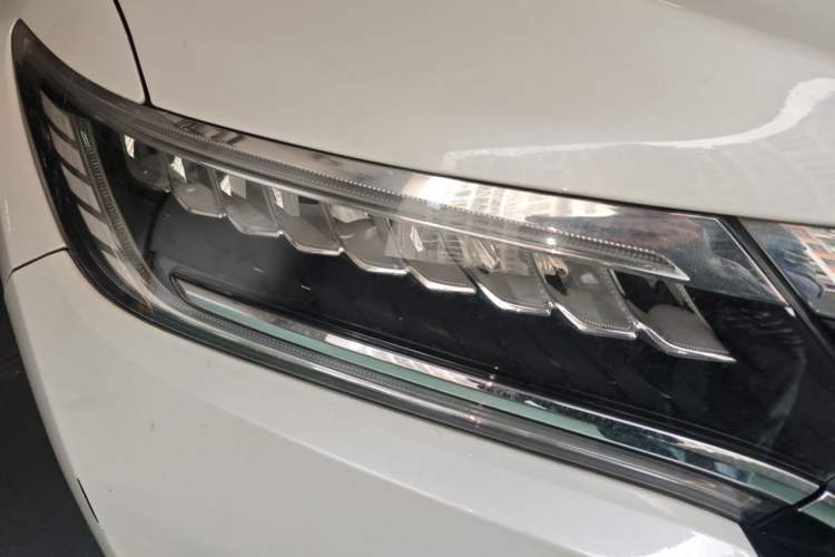Used Honda UR-V 2017 370TURBO 2WD Prestige Edition China V Right Front Headlight