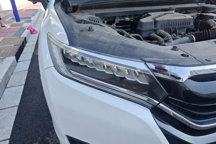 Used Honda UR-V 2017 240TURBO Two-Wheel Drive Luxury Edition China VI Right Front Headlight