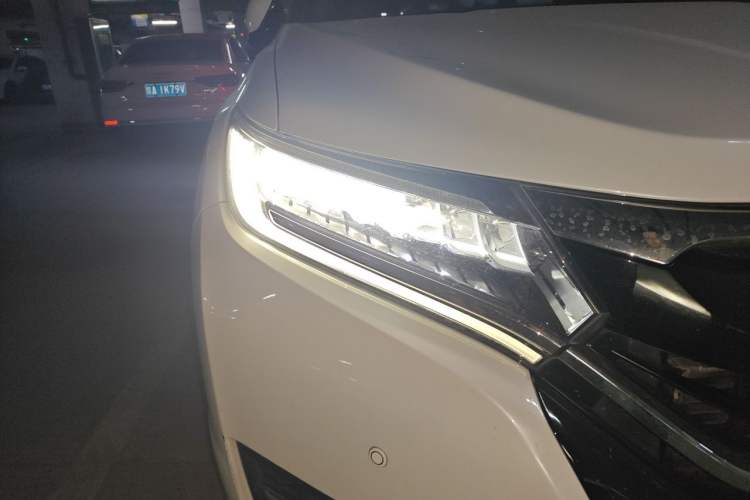 Used Honda UR-V 2017 370TURBO Four-Wheel Drive Prestige Edition China V Right Front Headlight