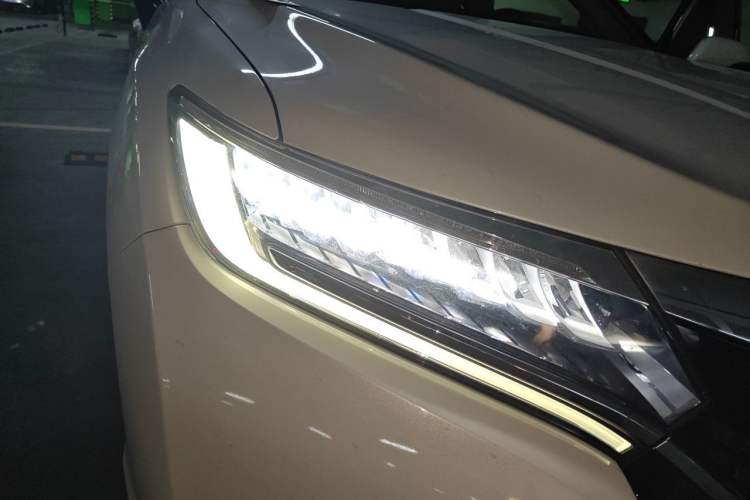 Used Honda UR-V 2017 240TURBO Two-Wheel Drive Luxury Edition China VI Right Front Headlight