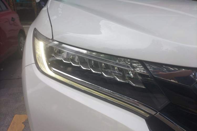 Used Honda UR-V 2017 370TURBO 2WD Prestige Edition China V Right Front Headlight