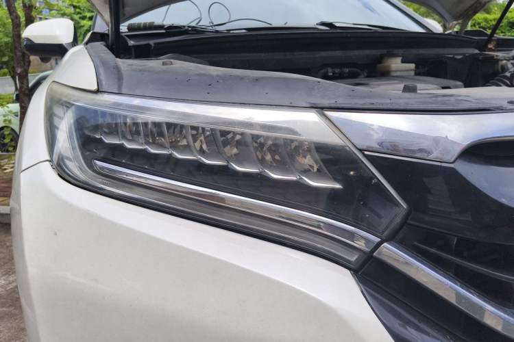 Used Honda UR-V 2017 370TURBO 2WD Prestige Edition China V Right Front Headlight