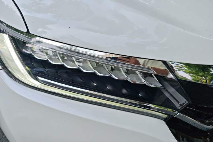 Used Honda UR-V 2017 370TURBO Four-Wheel Drive Prestige Edition China V Right Front Headlight