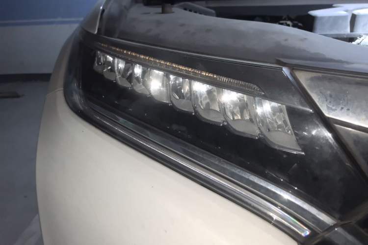 Used Honda UR-V 2017 240TURBO Two-Wheel Drive Luxury Edition China V Right Front Headlight