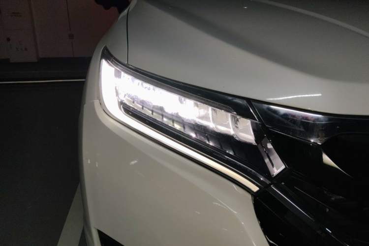 Used Honda UR-V 2017 370TURBO Four-Wheel Drive Prestige Edition China V Right Front Headlight