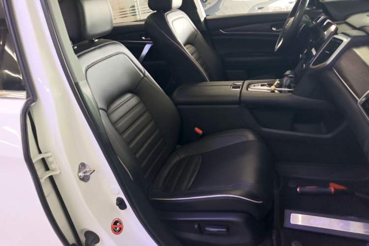 Used Honda UR-V 2017 240TURBO Two-Wheel Drive Luxury Edition China V Right Front Seat