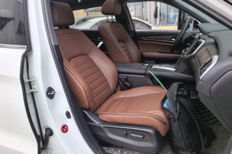 Used Honda UR-V 2017 370TURBO 2WD Prestige Edition China V Right Front Seat