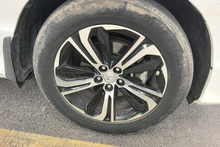 Used Honda UR-V 2017 370TURBO 2WD Prestige Edition China V Right Front Wheel Hub