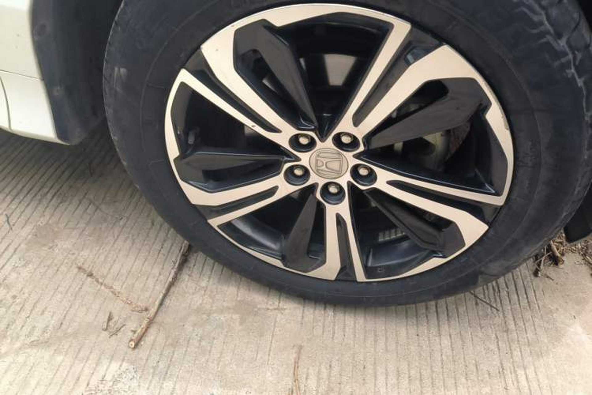 Used Honda UR-V 2017 370TURBO Four-Wheel Drive Prestige Edition China V Right Front Wheel Hub