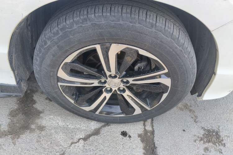 Used Honda UR-V 2017 370TURBO Four-Wheel Drive Prestige Edition China V Right Front Wheel Hub