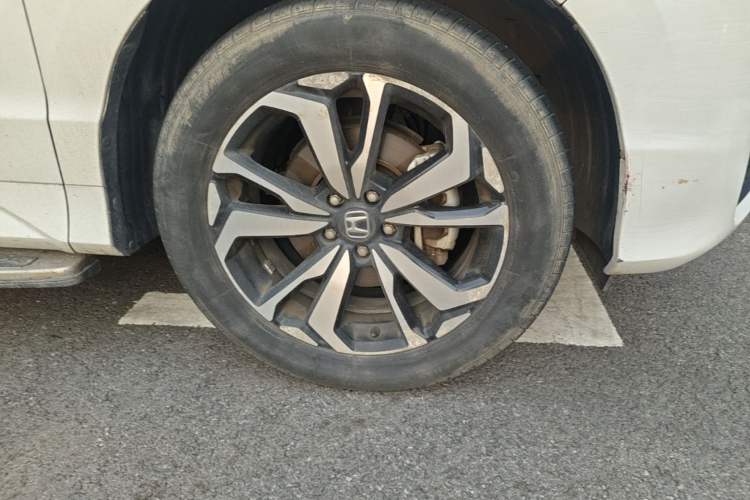 Used Honda UR-V 2017 240TURBO Two-Wheel Drive Luxury Edition China V Right Front Wheel Hub