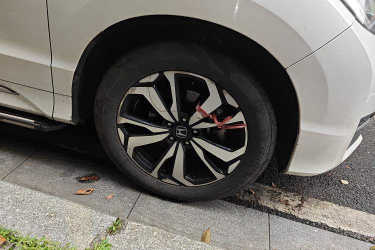 Used Honda UR-V 2017 240TURBO Two-Wheel Drive Luxury Edition China VI Right Front Wheel Hub
