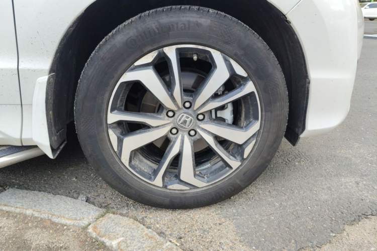 Used Honda UR-V 2017 240TURBO Two-Wheel Drive Luxury Edition China V Right Front Wheel Hub