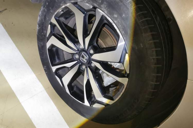 Used Honda UR-V 2017 240TURBO Two-Wheel Drive Classic Edition China V Right Front Wheel Hub
