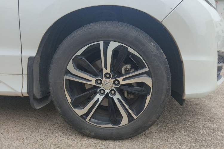 Used Honda UR-V 2017 370TURBO 2WD Prestige Edition China V Right Front Wheel Hub