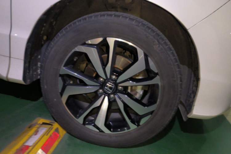 Used Honda UR-V 2017 240TURBO Two-Wheel Drive Luxury Edition China V Right Front Wheel Hub
