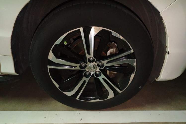 Used Honda UR-V 2017 370TURBO Four-Wheel Drive Prestige Edition China V Right Front Wheel Hub