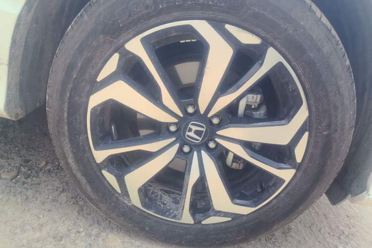 Used Honda UR-V 2017 240TURBO Two-Wheel Drive Luxury Edition China V Right Front Wheel Hub