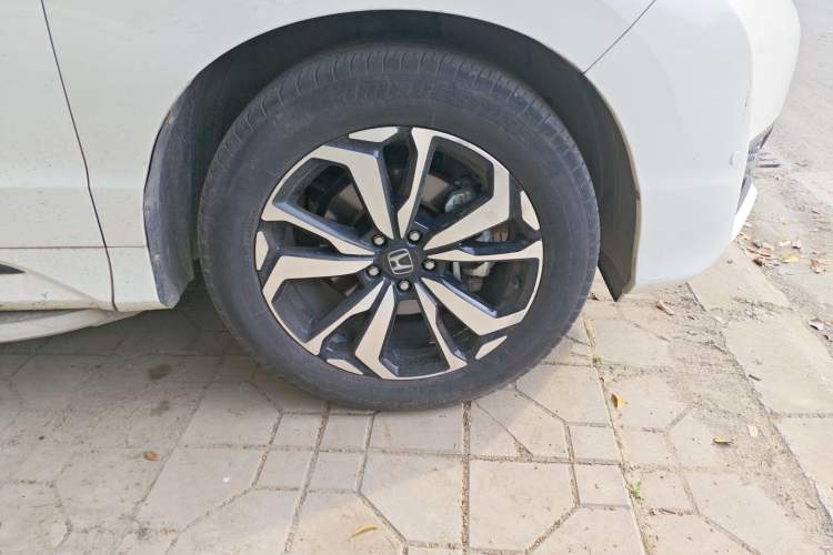 Used Honda UR-V 2017 240TURBO Two-Wheel Drive Classic Edition China V Right Front Wheel Hub