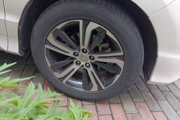 Used Honda UR-V 2017 370TURBO 2WD Prestige Edition China V Right Front Wheel Hub