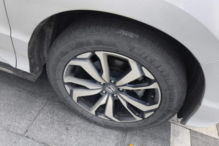 Used Honda UR-V 2017 240TURBO Two-Wheel Drive Luxury Edition China VI Right Front Wheel Hub