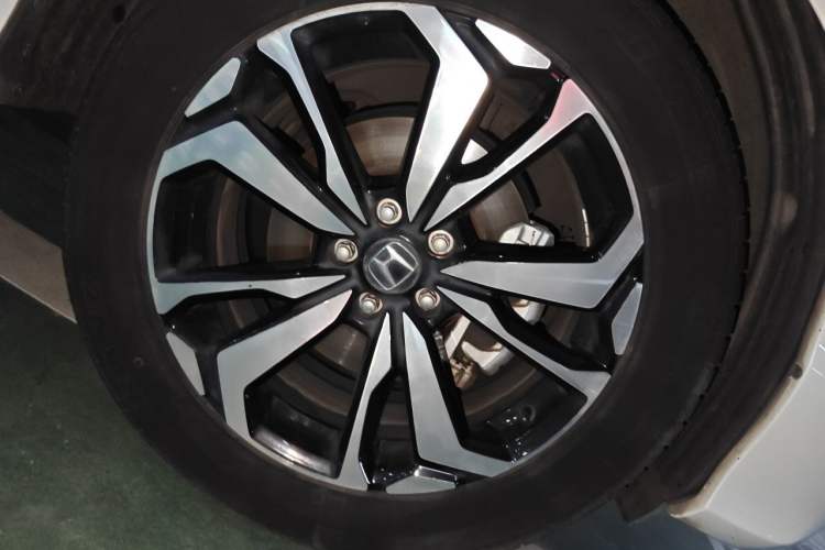 Used Honda UR-V 2017 240TURBO Two-Wheel Drive Luxury Edition China VI Right Front Wheel Hub