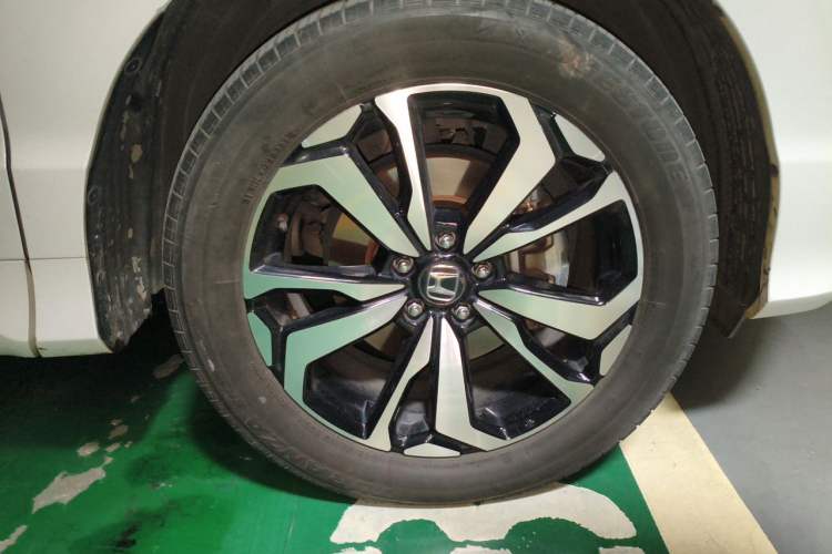 Used Honda UR-V 2017 240TURBO Two-Wheel Drive Luxury Edition China VI Right Front Wheel Hub
