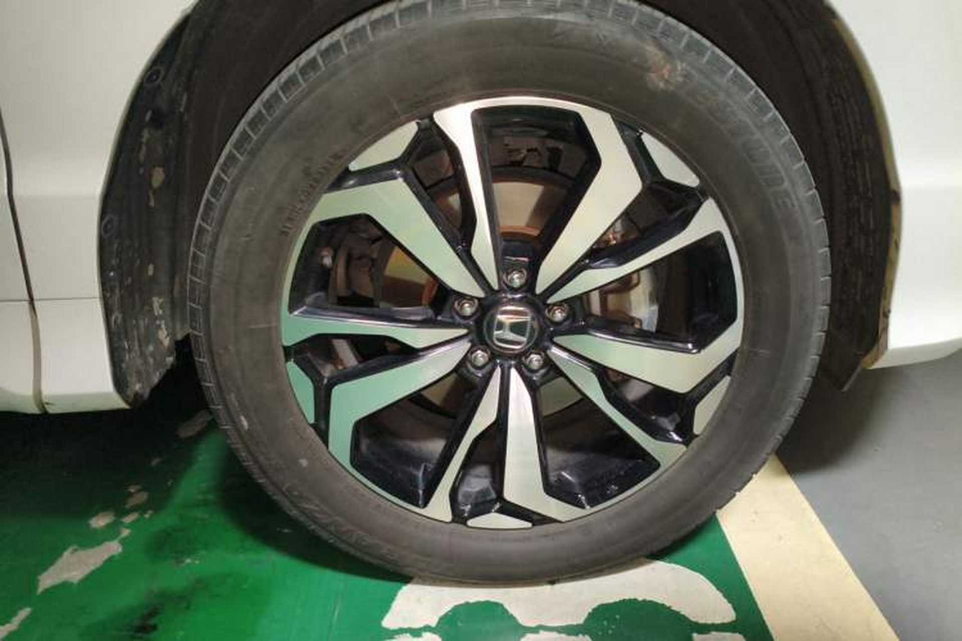 Used Honda UR-V 2017 240TURBO Two-Wheel Drive Luxury Edition China VI Right Front Wheel Hub