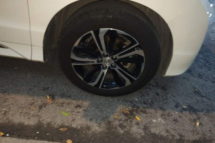 Used Honda UR-V 2017 370TURBO 2WD Prestige Edition China V Right Front Wheel Hub