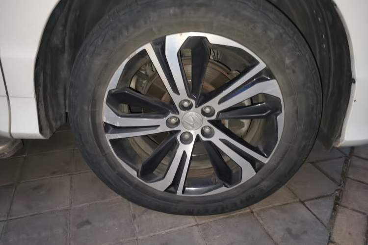 Used Honda UR-V 2017 370TURBO Four-Wheel Drive Prestige Edition China V Right Front Wheel Hub