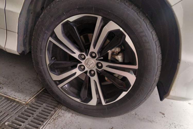 Used Honda UR-V 2017 370TURBO Four-Wheel Drive Prestige Edition China V Right Front Wheel Hub