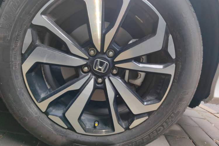 Used Honda UR-V 2017 240TURBO Two-Wheel Drive Luxury Edition China V Right Front Wheel Hub