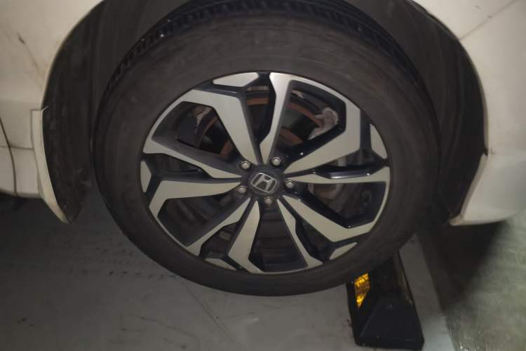 Used Honda UR-V 2017 240TURBO Two-Wheel Drive Classic Edition China V Right Front Wheel Hub