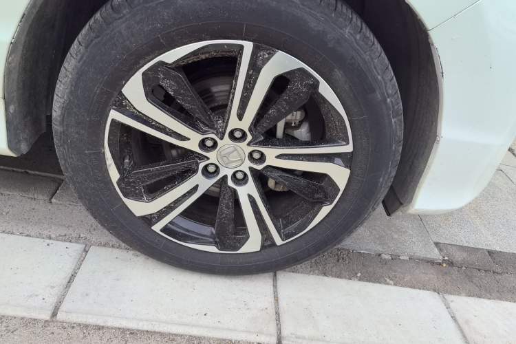 Used Honda UR-V 2017 370TURBO Four-Wheel Drive Prestige Edition China V Right Front Wheel Hub