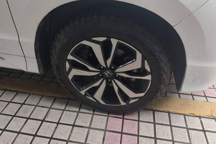 Used Honda UR-V 2017 240TURBO Two-Wheel Drive Luxury Edition China V Right Front Wheel Hub