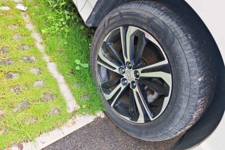 Used Honda UR-V 2017 370TURBO Four-Wheel Drive Prestige Edition China V Right Front Wheel Hub