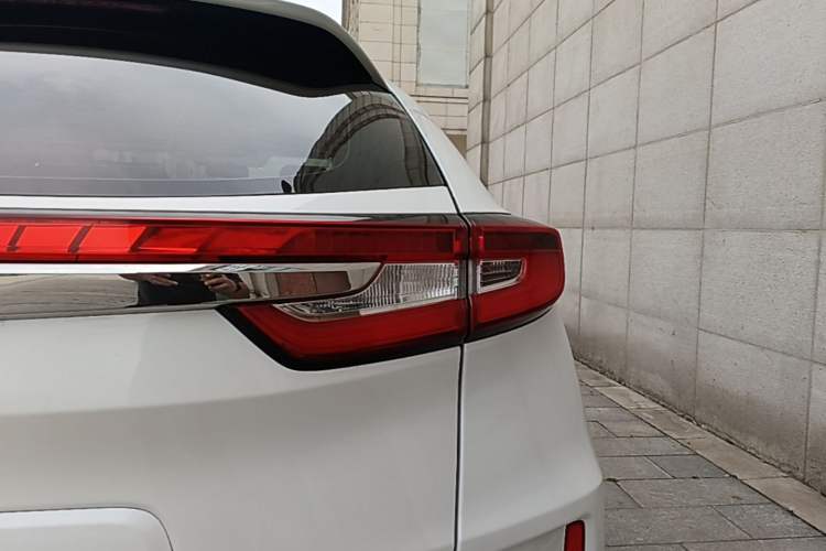 Used Honda UR-V 2017 240TURBO Two-Wheel Drive Classic Edition China VI Right Rear Taillight