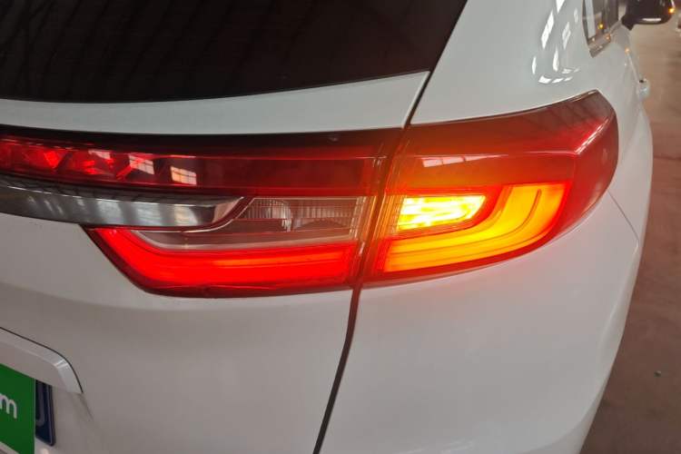 Used Honda UR-V 2017 240TURBO Two-Wheel Drive Classic Edition China V Right Rear Taillight